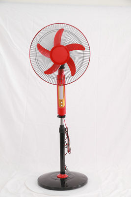 ในร่ม 2 ใน 1 Solar AC DC Fan 16 นิ้วพร้อมมอเตอร์ทองแดงอายุการใช้งานยาวนาน
