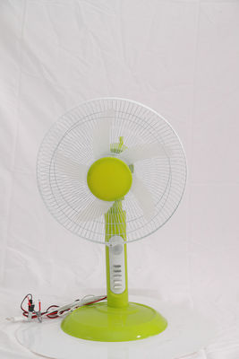 ระบายความร้อนอย่างรวดเร็ว AC DC พัดลมตั้งโต๊ะ / พัดลมตั้งโต๊ะพลังงานแสงอาทิตย์พร้อมแบตเตอรี่ที่ยาวนาน